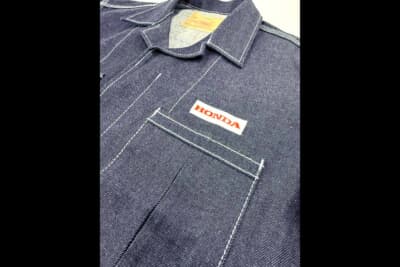 左胸に配されたHONDAの織マーク。ホンダへのリスペクトが細部にまで宿っている