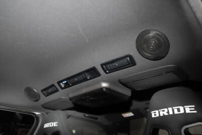 カロッツェリア10cmコアキシャル2ウェイ・TS-E1010Eを天井にセットしてリヤエンターテインメントを実現