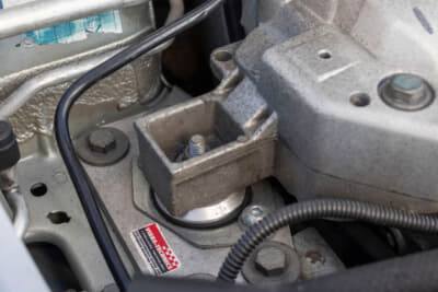 ルノー ルーテシアRS:強化エンジンマウントも装着している