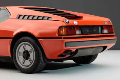 45万〜50万ユーロ（邦貨換算約8190万円〜約9100万円）で現在も販売中のBMW「M1」（C）Bonhams