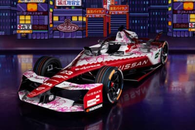 日産 フォーミュラEマシン：排気音ゼロで市街地を駆け抜ける最先端の電動レーシングカー。桜をモチーフにした鮮やかなカラーリングは、日本の技術力と美意識を世界へと発信している