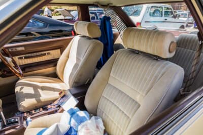 ジャージ素材のシートは40年以上経過した今も良好な状態だ