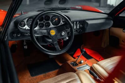 オークション終了に売却された「ディーノ 246GT」（C）Courtesy of Broad Arrow