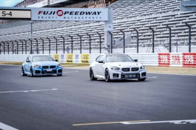 BMW M2 CS Racing ： サーキットを激走する姿。最高速度はおよそ280km/hに達するいっぽうで、挙動は極めて安定しており、長丁場の耐久レースでもプロからアマチュアまで安心して攻め込むことができる