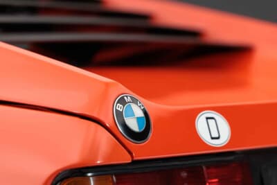 45万〜50万ユーロ（邦貨換算約8190万円〜約9100万円）で現在も販売中のBMW「M1」（C）Bonhams