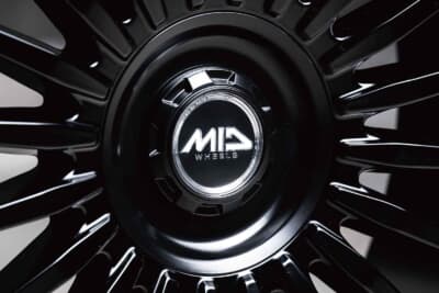 MID EXCLUSIVE 020F：センターキャップは2種を同梱。ナットホールを排して造形を静かにまとめるリングタイプ、スポーティさが際立つギア風の2タイプが用意される