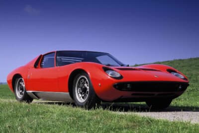 ランボルギーニ P400 ミウラ：鋼板も生産が進むなかで0.9mmから1mmへと肉厚が変化している。この変更が行われたのは126台目（S/N：3312）のことであり、それ以降のP400ミウラは車重が増加した