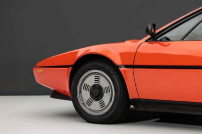 45万〜50万ユーロ（邦貨換算約8190万円〜約9100万円）で現在も販売中のBMW「M1」（C）Bonhams