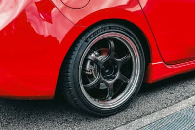 マツダスピードアクセラ：ホイールはアドバンレーシングRG-D2