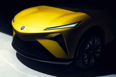 アキュラ RSX プロトタイプ: 走りを予感させるフロント。エンジン冷却用の大きなグリルが不要なため、デザイナーがより自由で空力に優れた形状を描けるのがEVのもっとも大きな特徴です