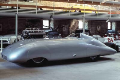 1936年にルドルフ・カラッチオラの操縦で372.102km/hを記録したメルセデス ベンツの速度記録挑戦車。5.6LのV12エンジンを積みながら車重はわずか750kgに抑えられている