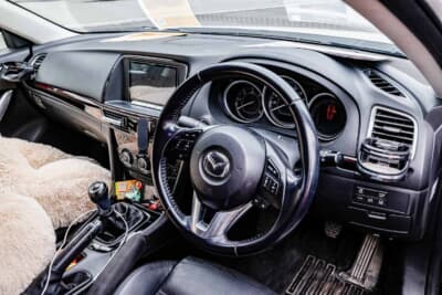 マツダ アテンザ：インテリアはほぼノーマルを維持している