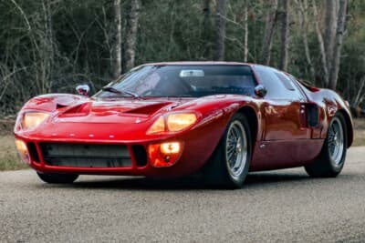 価格応談で現在も販売中の「フォード GT40 Mk I ロードバージョン」（C）Courtesy of RM Sotheby's