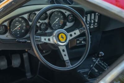 58万8000ドル(邦貨換算約9290万円)で落札されたフェラーリ「365 GTB/4 デイトナ」(C)Courtesy of Broad Arrow