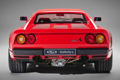 585万5000ユーロ(邦貨換算約10億7700万円)で落札されたフェラーリ「288 GTO」(C)Courtesy of RM Sotheby's