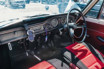 スズキ フロンテ：車内も良好なコンディションを維持している