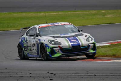 スバル BRZ CNFコンセプト：スーパー耐久に参戦する開発車両。カーボンニュートラル燃料を使用し、実戦を通じて次世代の環境技術を磨く。未来のモータースポーツを見据えた重要な1台である