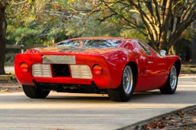 価格応談で現在も販売中の「フォード GT40 Mk I ロードバージョン」（C）Courtesy of RM Sotheby's