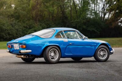 14万5600ドル（邦貨換算約約2300万円）で落札されたアルピーヌ「A110」（C）Courtesy of RM Sotheby's