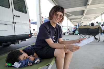 山下夫妻愛息「朔太郎くん」疲れておやすみ中（笑）。ママ走り切った！ 