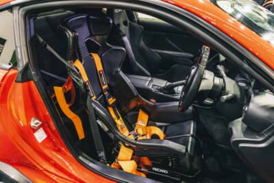 軽量化も含めてシートは、レカロPRO RACER RMSをセレクト