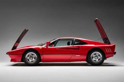 585万5000ユーロ(邦貨換算約10億7700万円)で落札されたフェラーリ「288 GTO」(C)Courtesy of RM Sotheby's