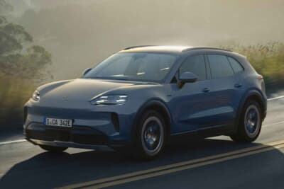 ポルシェ・カイエン Sエレクトリック：544psを発揮するパワフルユニットを搭載。どんな路面でも快適さとダイナミズムを両立