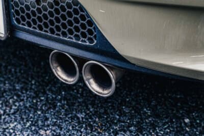 マツダ　ロードスター：マフラーはサクラム製をチョイス。音量と音質のバランスにこだわった選択だ