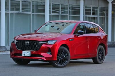 マツダ CX-60：堂々としたフロントフェイス。FRらしいロングノーズが特徴的だ