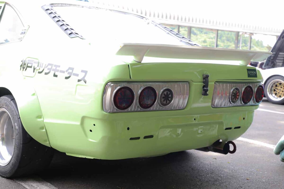 マツダ サバンナ RX-3：リアもバンパーレスでストイックな仕上がりとなっている