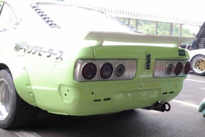 マツダ サバンナ RX-3:リアもバンパーレスでストイックな仕上がりとなっている