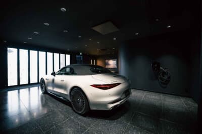 2024年に発表されたオープントップのマイバッハSL680はV8ツインターボを搭載