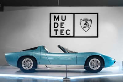 ランボルギーニ ミウラ ロードスター：マルチェロ ガンディーニが描き出した流麗なフォルム。オープン化に伴いフレームも補強