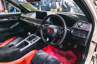 ステアリングはEast Cloud カーボンステアリング