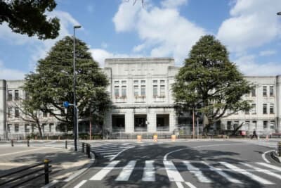 100年を超える歴史的建造物である旧岐阜県庁舎を、宿泊施設などを備えた自動車博物館へとリニューアル。岐阜の新たな観光名所は2029年4月オープン予定であり、今から楽しみだ