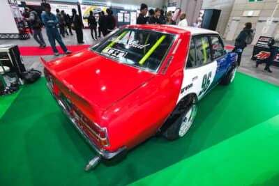 三菱 ギャランΣ：マフラーはワンオフ製作で、サイレンサーにはバイク用を流用。乗り物好きらしい遊び心が随所に光る。