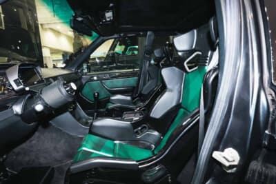 メルセデス・ベンツ 500E：内装のレーシーな雰囲気は、このセダンが只者ではないことを物語っている