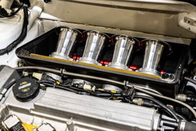 フィアット プント Gr.A KITCAR Team Grifone：4連スロットルはエアクリーナーケースのなかに。形状はファンネルを連想させる60mm径だ