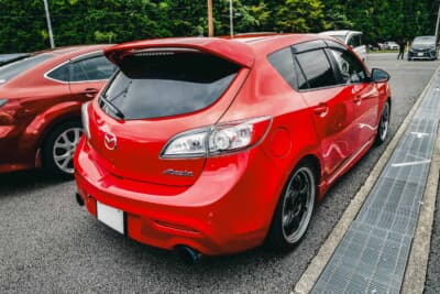 マツダスピードアクセラ：けーさんにとって初めてのクルマだという