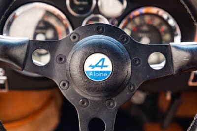 14万5600ドル（邦貨換算約約2300万円）で落札されたアルピーヌ「A110」（C）Courtesy of RM Sotheby's