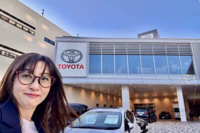 トヨタ コニックが開催した交通安全イベントに講師として参加したモーターエッセイストの吉田由美さん