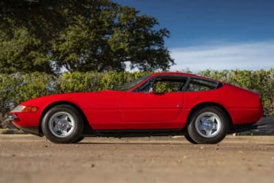 58万8000ドル(邦貨換算約9290万円)で落札されたフェラーリ「365 GTB/4 デイトナ」(C)Courtesy of Broad Arrow