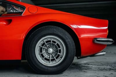 オークション終了に売却された「ディーノ 246GT」（C）Courtesy of Broad Arrow