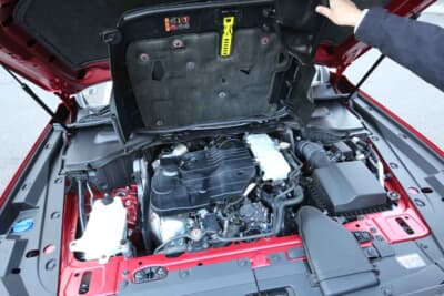 マツダ CX-60：フロントミッドシップ気味に縦置き搭載された、マツダこだわりの直列6気筒