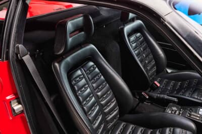 585万5000ユーロ(邦貨換算約10億7700万円)で落札されたフェラーリ「288 GTO」(C)Courtesy of RM Sotheby's