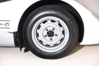 140万ドル（邦貨換算約2億2260万円）で現在も販売中のポルシェ「906」（C）Courtesy of RM Sotheby's