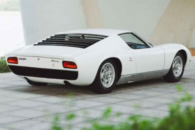 215万ドル（邦貨換算約3億3755万円）で落札されたランボルギーニ「ミウラP400」（C）Courtesy of Broad Arrow