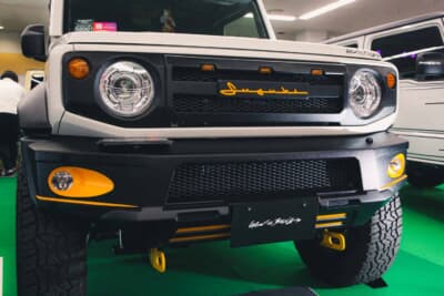 グーニーズワンのGROW to BEECLE。バンパーなどのオリジナルラプター塗装や、そこへ合わせたオレンジ系差し色とのバランスが絶妙