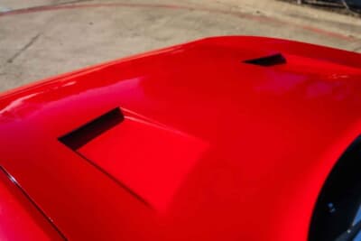 58万8000ドル(邦貨換算約9290万円)で落札されたフェラーリ「365 GTB/4 デイトナ」(C)Courtesy of Broad Arrow