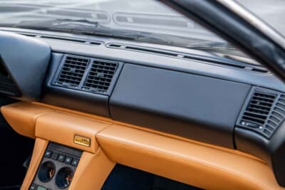 33万5000ドル（邦貨換算約5259万5000円）で落札されたフェラーリ「348セリエ・スペチアーレ」（C）Courtesy of RM Sotheby's